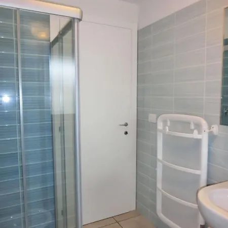 Luminous Flat With Attic With Pool Διαμέρισμα *