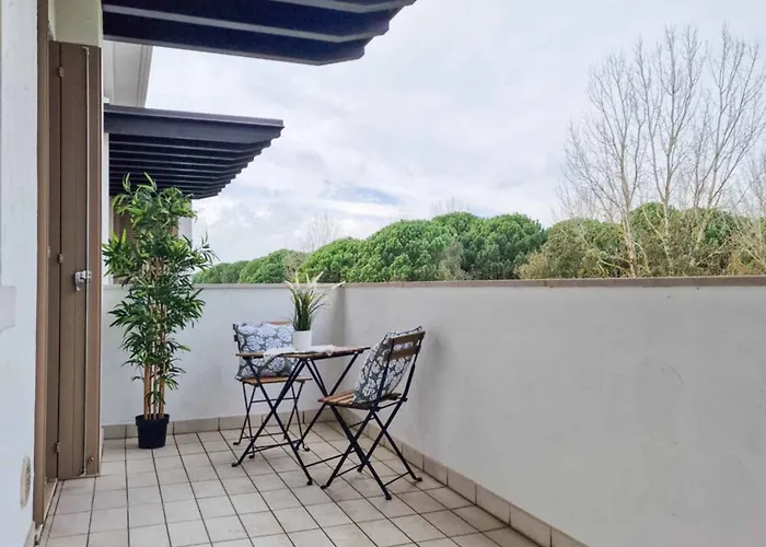 Luminous Flat With Attic With Pool Bibione