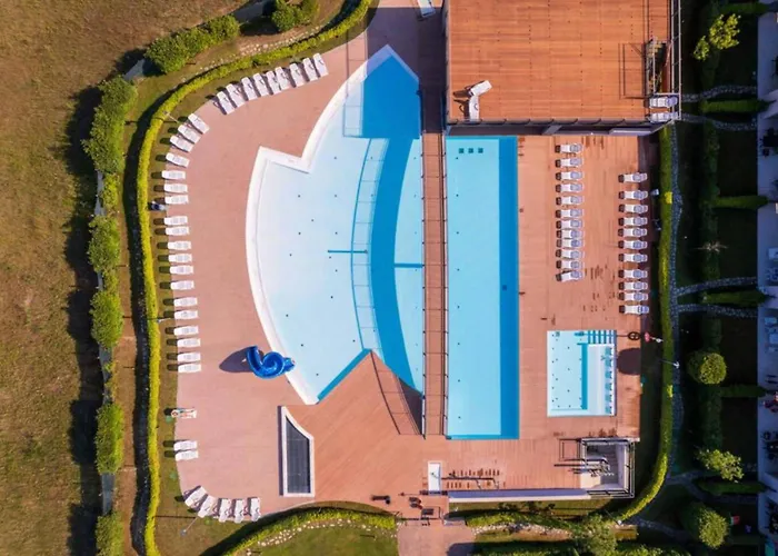 Luminous Flat With Attic With Pool Apartment