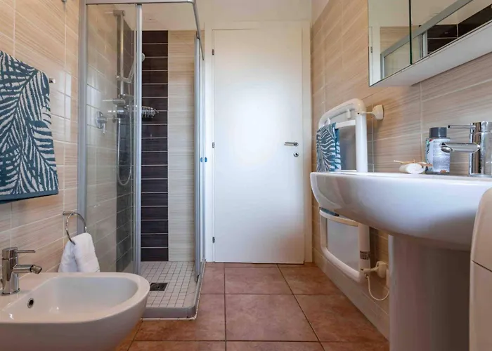 Luminous Flat With Attic With Pool Apartment *