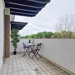 Luminous Flat With Attic With Pool ביביונה