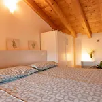 Apartment Luminous Flat With Attic With Pool