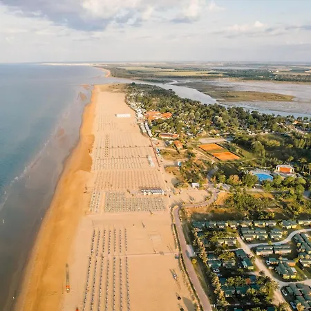 Luminous Flat With Pool Bibione