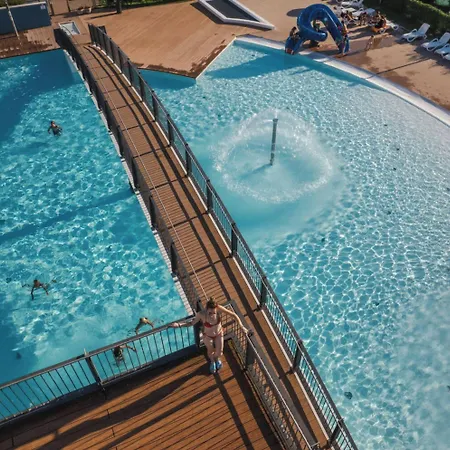 Luminous Flat With Pool Appartement Bibione