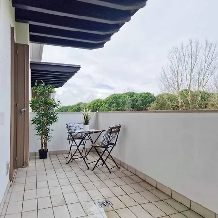 Luminous Flat With Pool