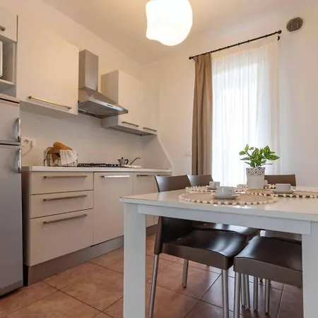 Apartament Luminous Flat With Pool *