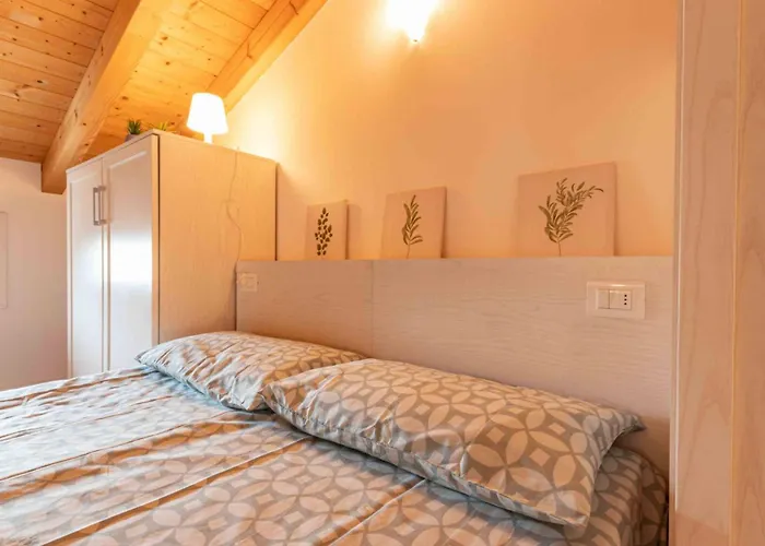 Luminous Flat With Attic With Pool