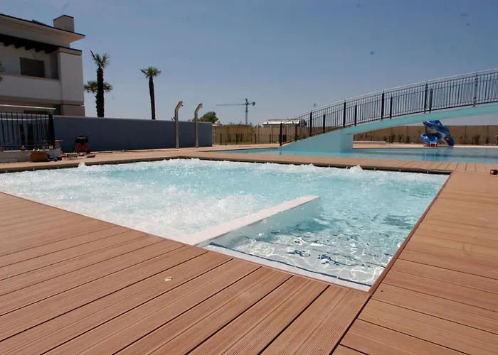 Luminous Flat With Attic With Pool Apartamento